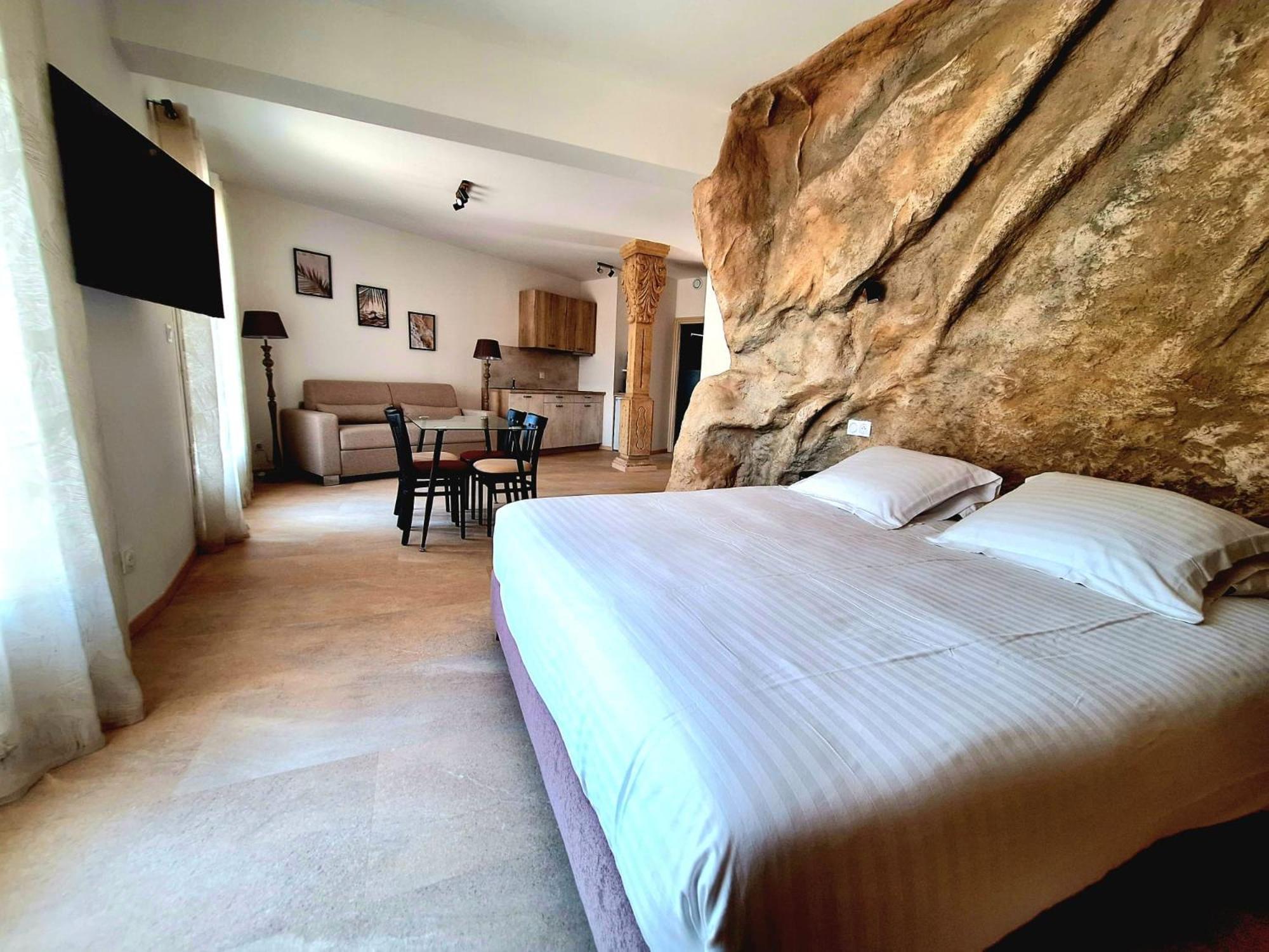 Aparthotel Domaine De La Mautanne Sainte-Tulle Exteriér fotografie