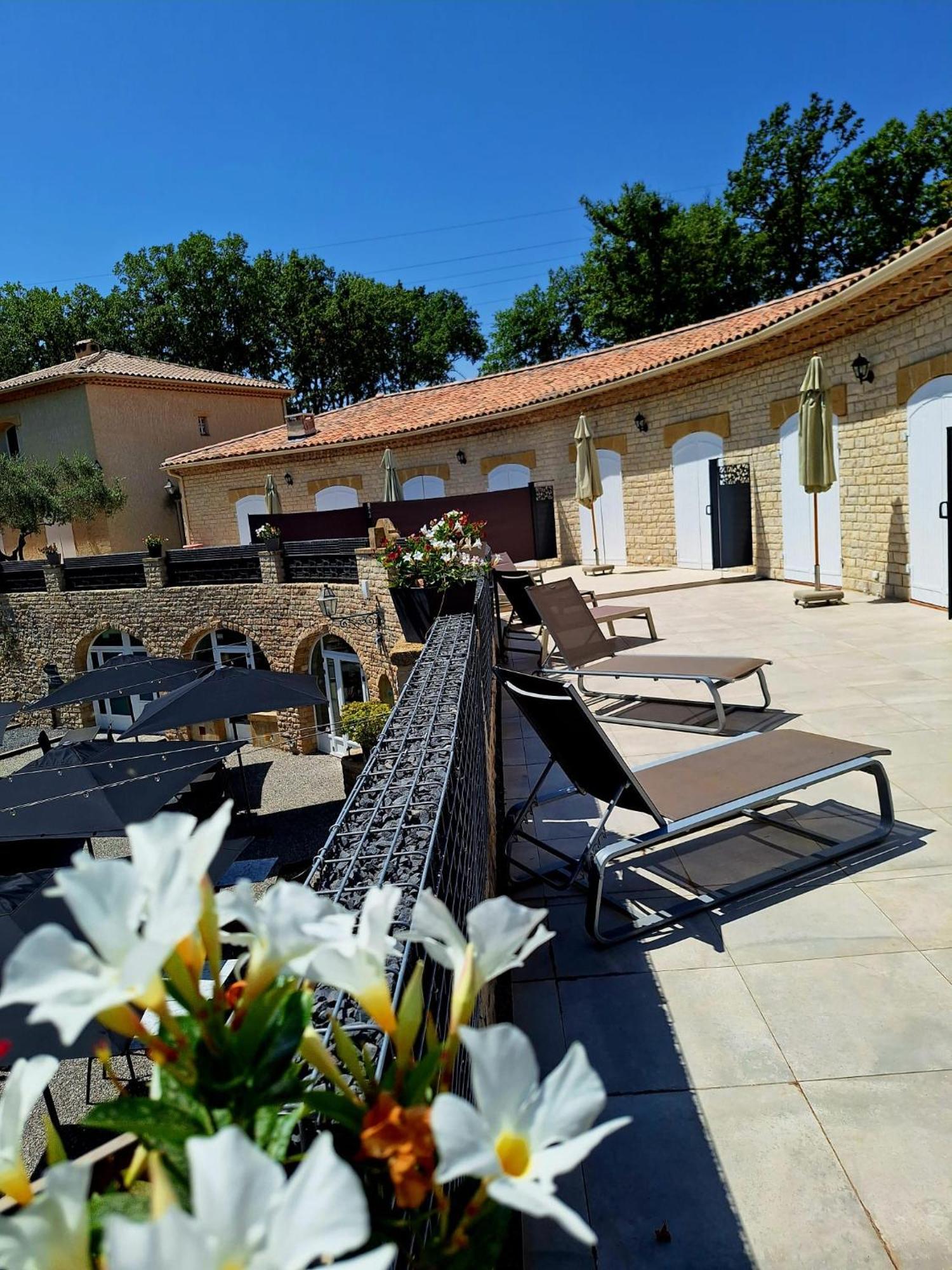 Aparthotel Domaine De La Mautanne Sainte-Tulle Exteriér fotografie